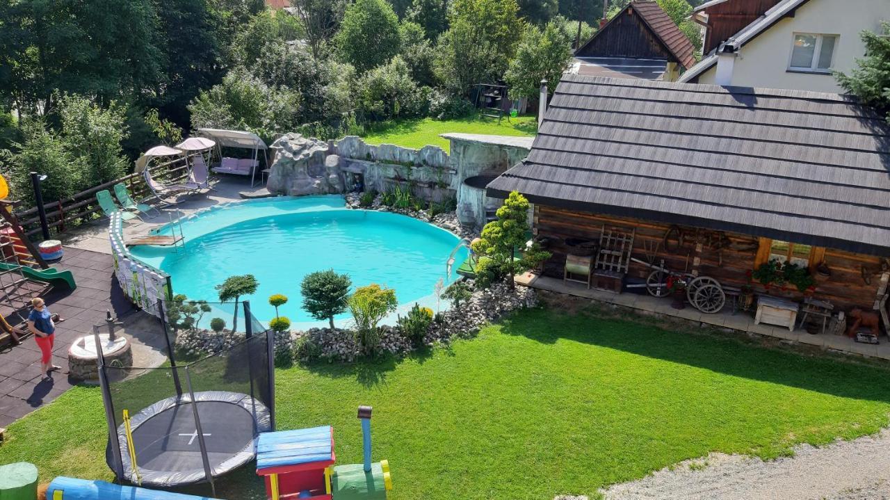 Rodinne Apartmany Alpinka オシュチュニツァ エクステリア 写真