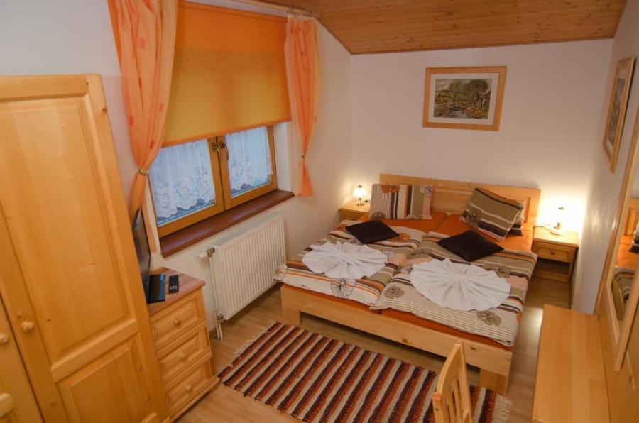 Rodinne Apartmany Alpinka オシュチュニツァ エクステリア 写真
