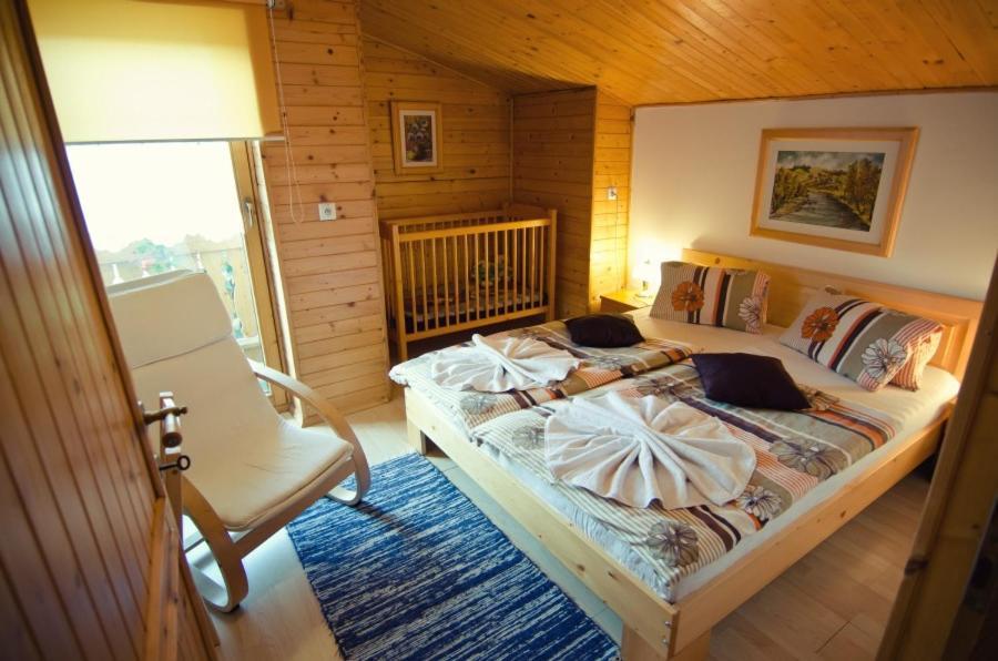 Rodinne Apartmany Alpinka オシュチュニツァ エクステリア 写真