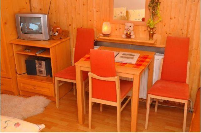 Rodinne Apartmany Alpinka オシュチュニツァ エクステリア 写真