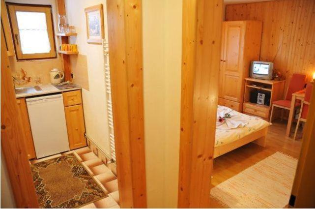 Rodinne Apartmany Alpinka オシュチュニツァ エクステリア 写真