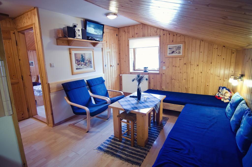 Rodinne Apartmany Alpinka オシュチュニツァ エクステリア 写真